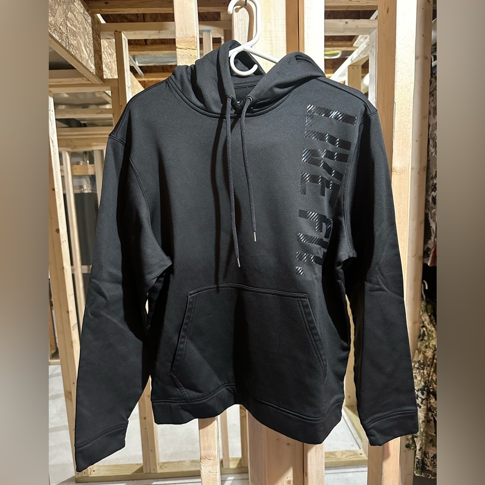 Live Fit Carbon Black Men’s Medium great condition smoke free